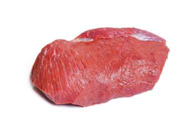 Beyaz arka plan üzerinde izole taze çiğ et