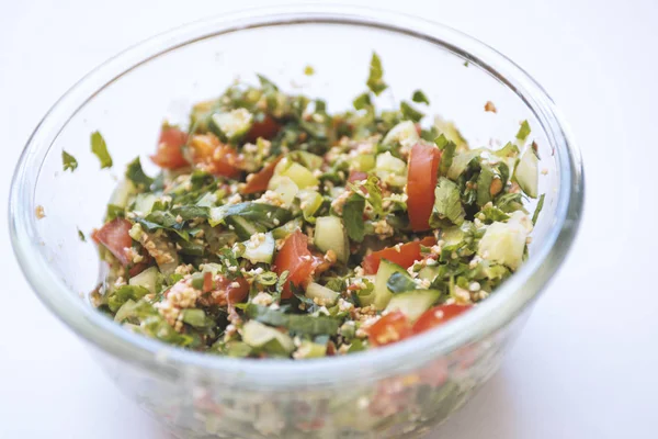 Sabrosa Ensalada Cocina Oriente Medio Tabule Preparado Partir Verduras Hierbas —  Fotos de Stock