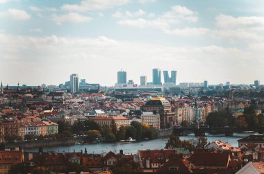 Sonbaharda Prag 'ın güzel manzarası