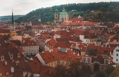 Sonbaharda Prag 'ın güzel manzarası