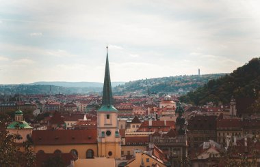 Sonbaharda Prag 'ın güzel manzarası