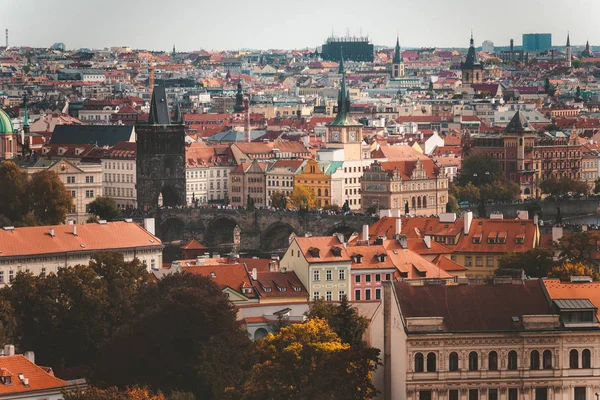Schöne Aussicht auf Prag im Herbst — Stockfoto