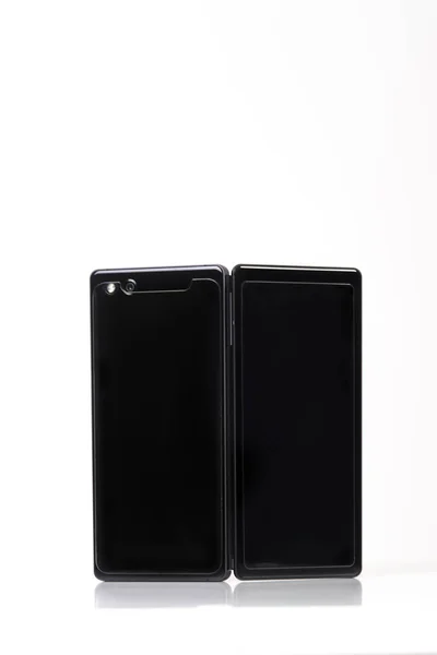 Черный Смартфон Двумя Экранами Белом Фоне Двойной Дисплей — стоковое фото