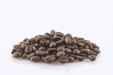 Kopyalama alanı için beyaz arka plan alanında Kahve Çekirdekleri
