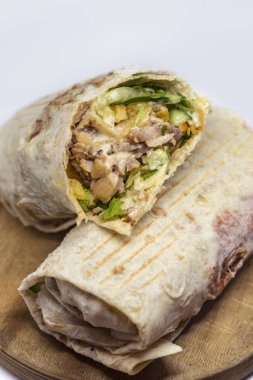 shawarma sandviç, Hünkar, gyro ahşap bir masa üzerinde