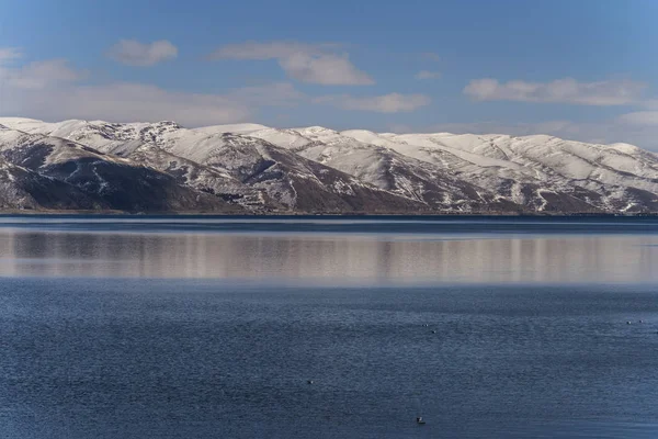 山の湖地区の雪景色 — ストック写真