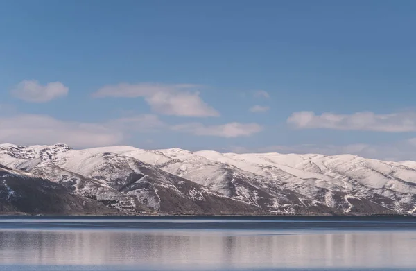 山湖区雪风景 — 图库照片