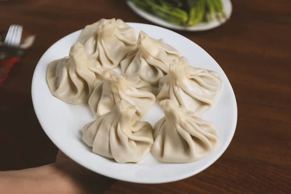 Skål Khinkali Traditionell Georgiansk Dumpling Med Malet Kött — Stockfoto