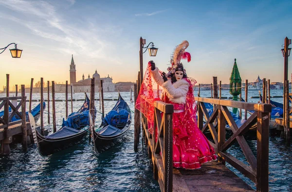 Colorful carnival masks at a traditional festival in Venice, Ita — Stock Photo, Image