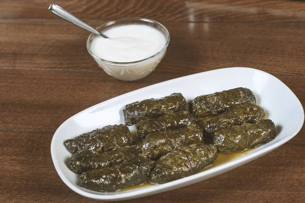 Dolma Tolma Sarma Gevulde Druivenbladeren Met Rijst Vlees Armeense Georgische — Stockfoto