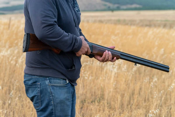 Homme Chasseur Prêt Chasser Avec Fusil Chasse Chasseur Tient Fusil — Photo