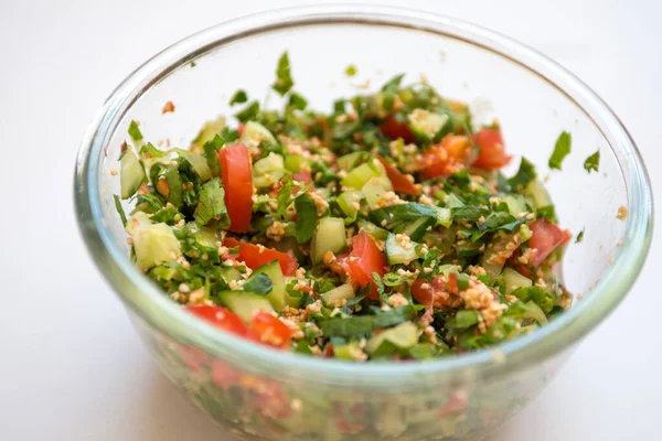 Sabrosa Ensalada Cocina Oriente Medio Tabule Preparado Partir Verduras Hierbas —  Fotos de Stock