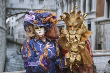 İtalya 'nın eşsiz Venedik şehrinde güzel maskeli karnaval.