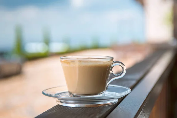 Bir Kafede Bir Fincan Kahve Kapat — Stok fotoğraf