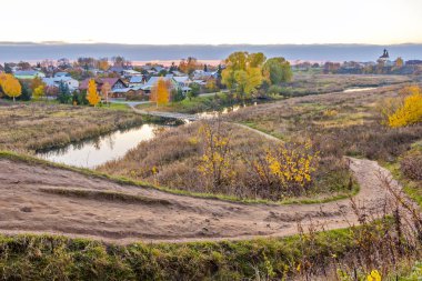 Suzdal. Rusya. Tepenin görünümünden.