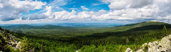 Fantástica Vista Desde Cima Montaña Valle Del Bosque Las Montañas —  Fotos de Stock