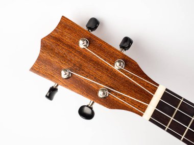 Boyun gitar üzerinde beyaz izole