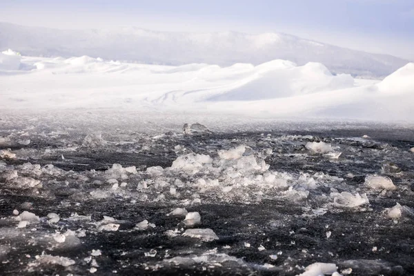 Lago Ghiaccio Invernale Naturale Rottura Con Sfondo Cielo Limpido Messa — Foto Stock