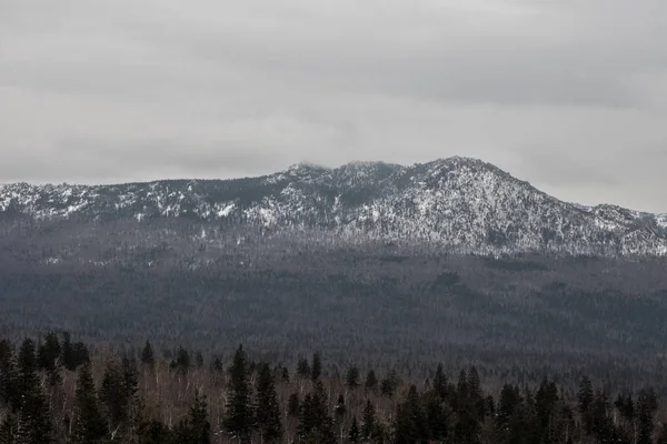 Mächtige Schneebedeckte Berge Winter Naturpark Von Taganay Bergkette Mit Hohen — Stockfoto