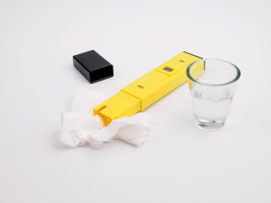 Kabı cam, kimya ekipman elektronik ph metre. Hydroponic çiftliğindeki su ph ölçme.