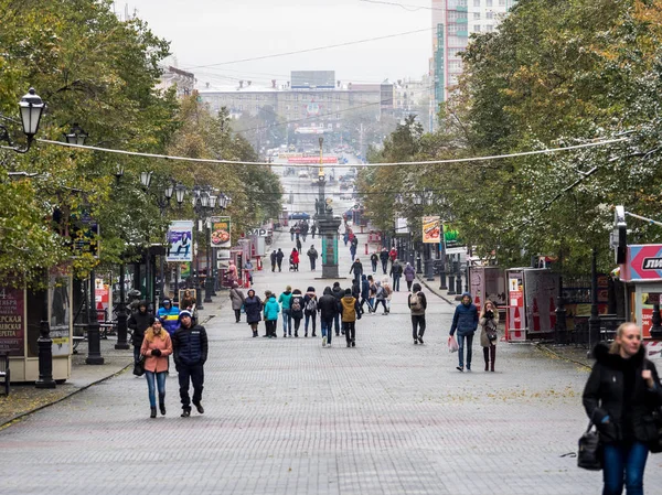 Chelyabinsk Ryssland Oktober 2018 Den Stora Gågatan Staden Tjeljabinsk Längs — Stockfoto