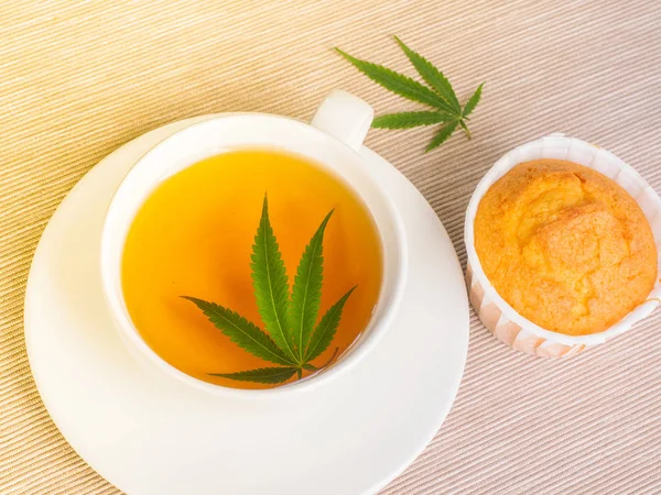 Reggeli Édes Sütiket Tea Marihuána Kannabisz Levél Főzik Növényi Főzet — Stock Fotó