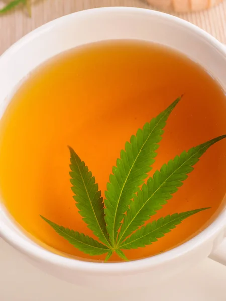 Chá Com Maconha Folha Cannabis Fabricada Decocção Base Plantas Para — Fotografia de Stock
