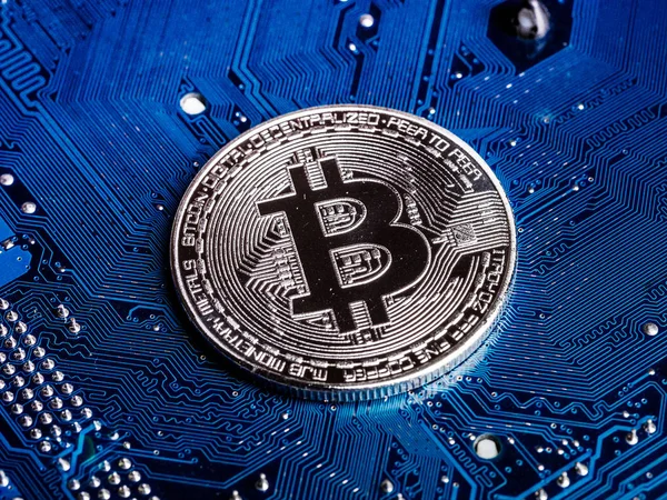 Bitcoins Plata Placa Circuito Concepto Minería Criptomoneda — Foto de Stock