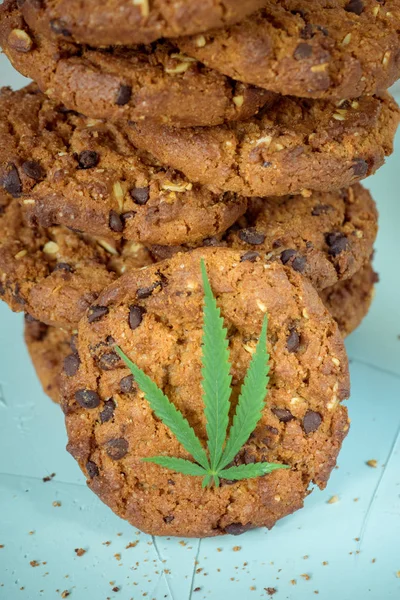 Délicieux Biscuits Faits Maison Avec Cannabis Cbd Garniture Feuilles Bourgeons — Photo