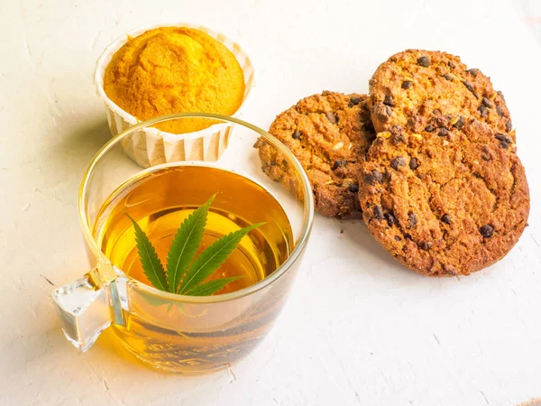 Breakfast Sweet Cookies Tea Marijuana Cannabis Leaf Brewed Herbal Decoction — Stock Photo, Image