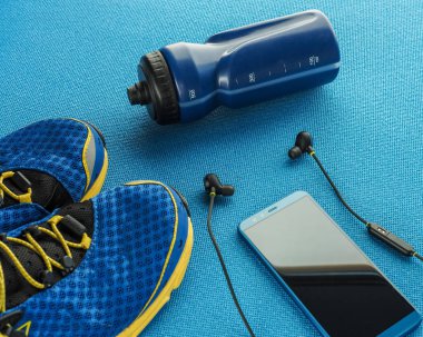 Kavram sağlıklı yaşam, spor ve diyet. Üstten görünüm, metin alanı. Atlet ayarlandı. Düz yatıyordu kompozisyon. Spor unisex, erkek ve kadın fitness.