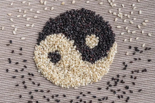 Schwarzer Und Weißer Sesam Yin Yang Zeichen Konzept Gesunde Ernährung — Stockfoto