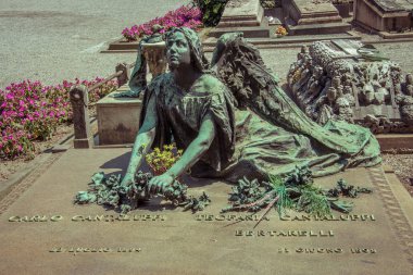 Çelyabinsk, Rusya Federasyonu - Haziran 07,2017 Milan, İtalya. Ünlü dönüm noktası - eski mezar anıt mezarlığı (Cimitero Monumentale). Dini sanat.