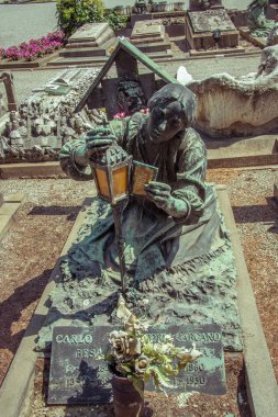Çelyabinsk, Rusya Federasyonu - Haziran 07,2017 Milan, İtalya. Ünlü dönüm noktası - eski mezar anıt mezarlığı (Cimitero Monumentale). Dini sanat.