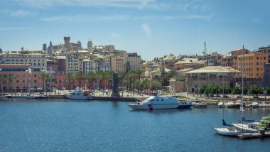 Cenova Limanı. Porto Antico, Il Bigo. Liguria, İtalya. Eski Cenova Limanı. Liman alanı İtalyan mimar Renzo Piano redeveloped.