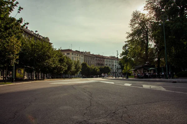 Rua Com Edifícios Antigos Centro Milão Itália — Fotografia de Stock