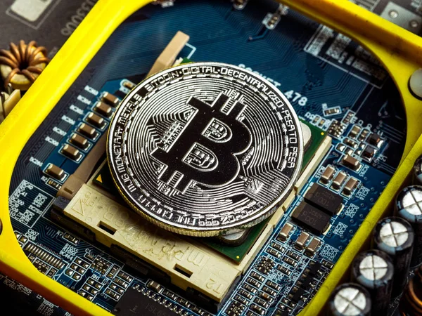 Bitcoins Plata Placa Circuito Concepto Minería Criptomoneda — Foto de Stock