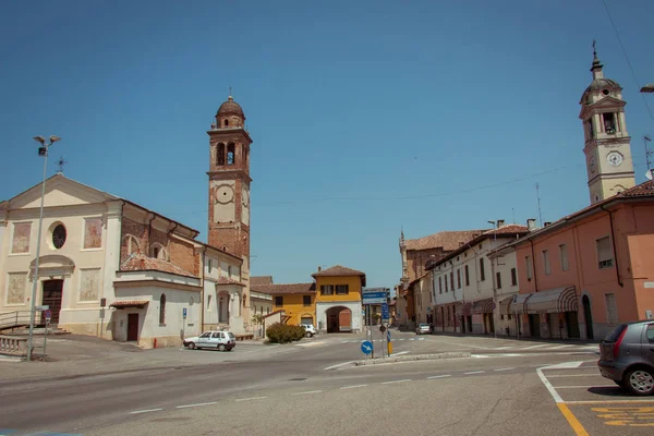 Piazza Chiesa Piccola Città Italia — Foto Stock