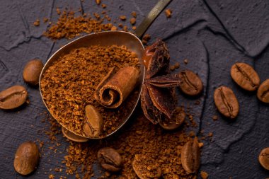 Tarçın ve oryantal baharatlar, anason kakao, bir Vin ile sopa