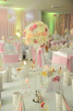 ham bir meze ve güzel bir sofra bir düğünde