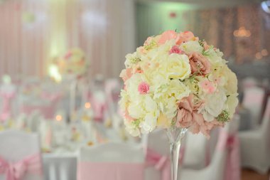 ham bir meze ve güzel bir sofra bir düğünde