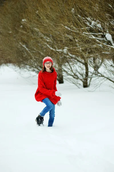 Adorable fille enfant en hiver — Photo