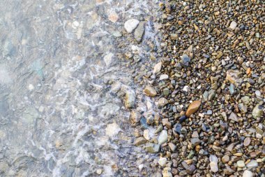 Beach taş arka plan ile deniz