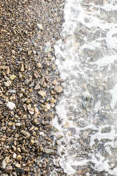 Beach taş arka plan ile deniz