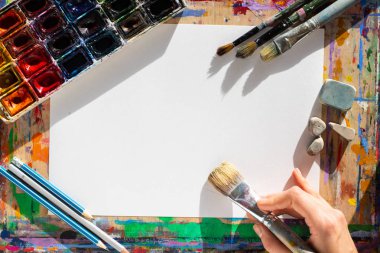 El boya fırçası ile çizimi