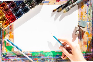 El ile kalem kağıt üzerine çizim. Sanat kavramı