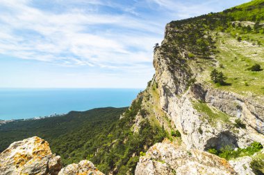 Dağ ve deniz manzarası, Rusya.