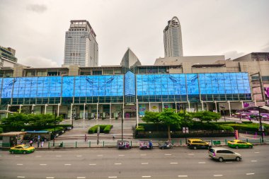 Bangkok, Tayland - 25 Ekim 2018, merkezi wolrd Alışveriş Bangkok popüler alışveriş merkezi