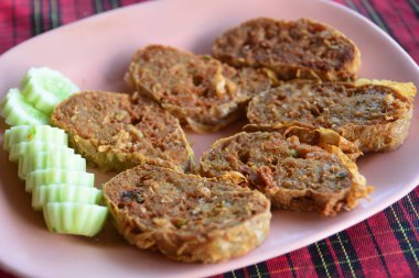 Derin kızarmış Yengeç eti rulo veya Hoi Jo. Geleneksel yerel Çin yemeği.