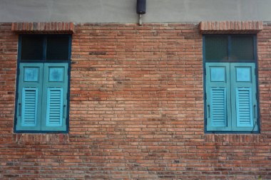Eski tuğla duvar mavi pencere, Vintage tarzı arka plan ile